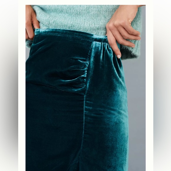 Anthropologie crushed velvet skirt with front ruching detail - Picture 5 of 10